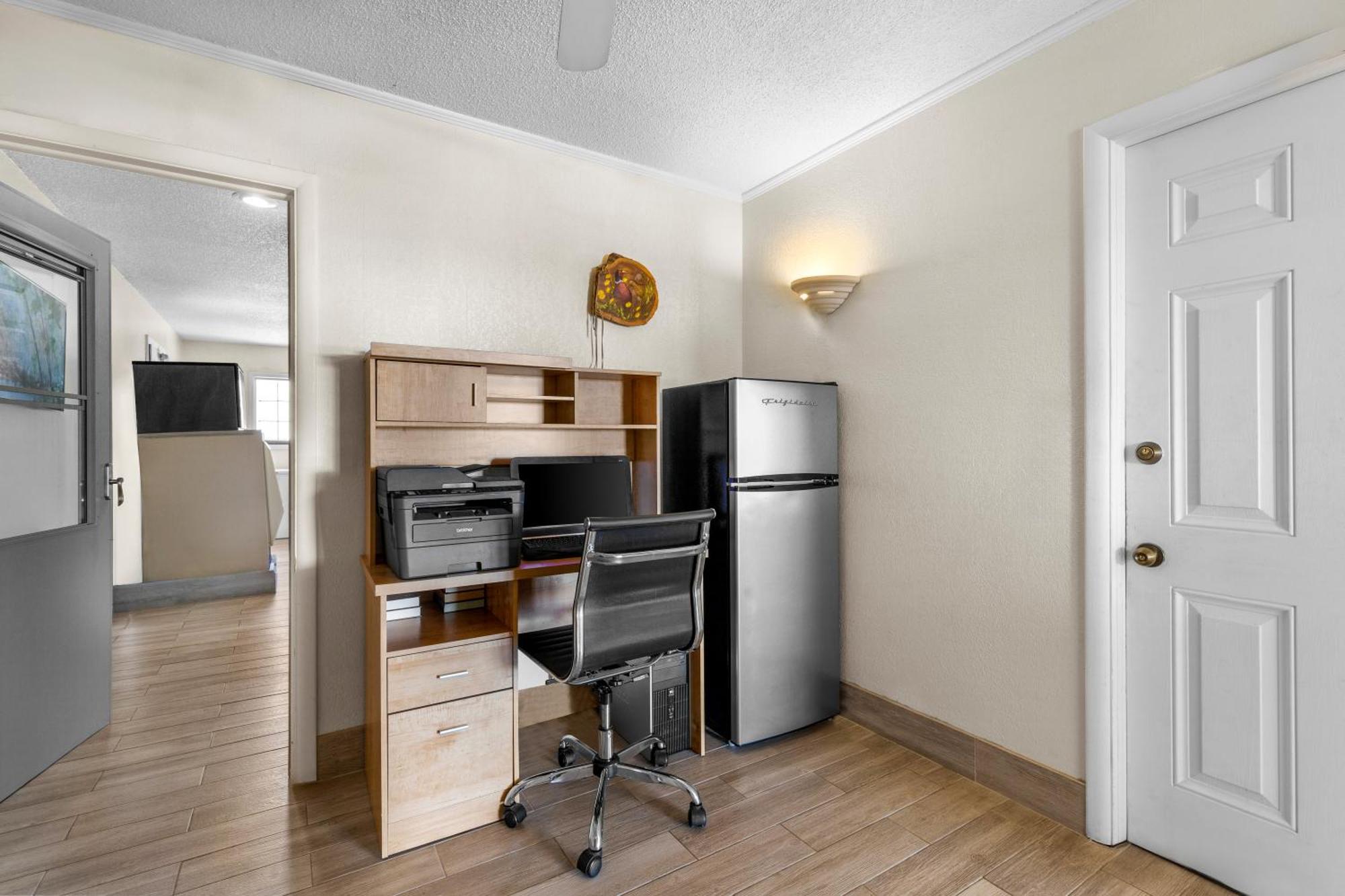 Americas Best Value Inn Belleville Exterior photo